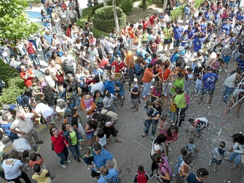 Gracia Garín lo pasó en grande con los cabezudos.