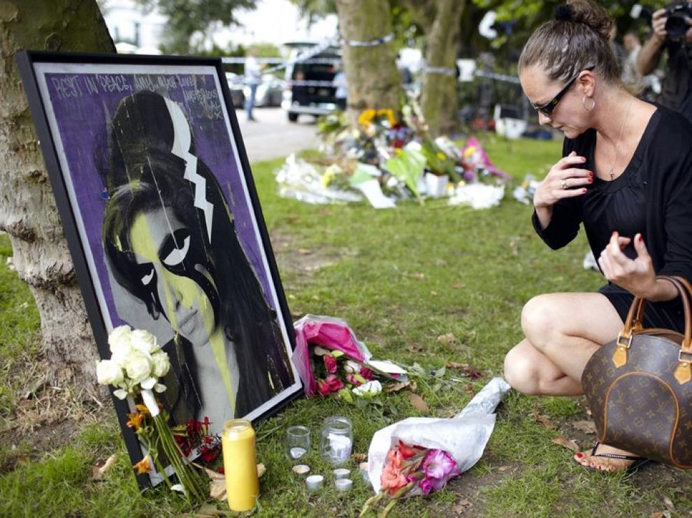 Homenaje particular en Londres a la cantante fallecida Amy Winehouse