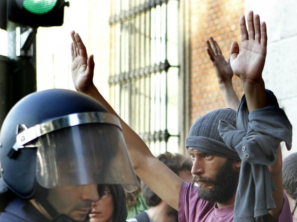 La Policía vigila a los indignados en las cercanías del Congreso