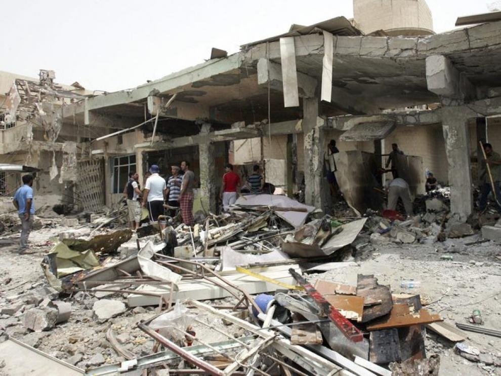 Imagen de la zona devastada por el atentado en Bagdad