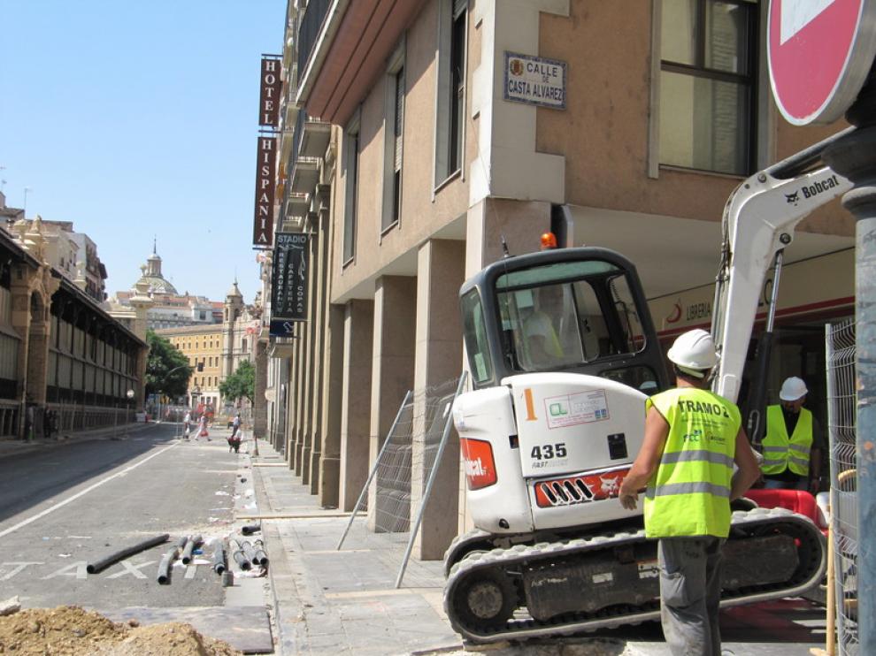 César Augusto en obras, con varios hoteles al fondo
