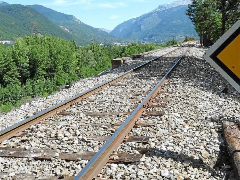 ADIF limita la velocidad a 30 km/h en el tramo del descarrilamiento del Canfranc
