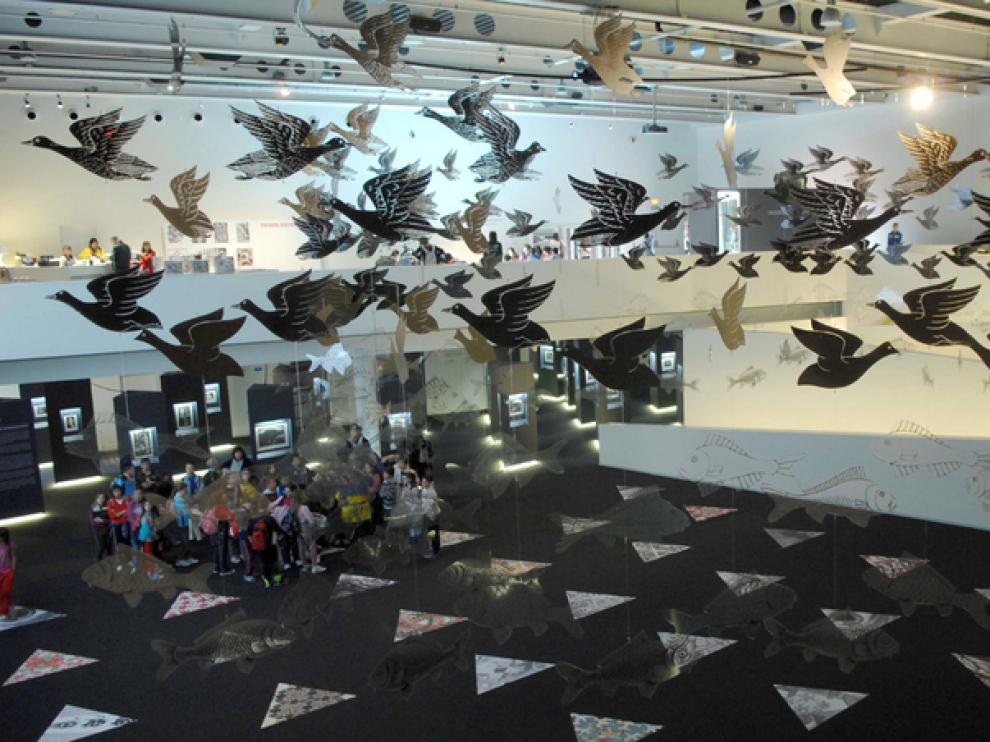Una exposición con un diseño vanguardista y envolvente