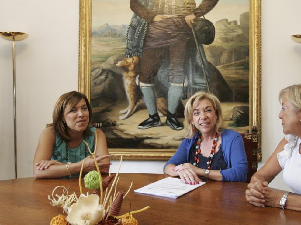 Dolores Serrat, y Ana Alós