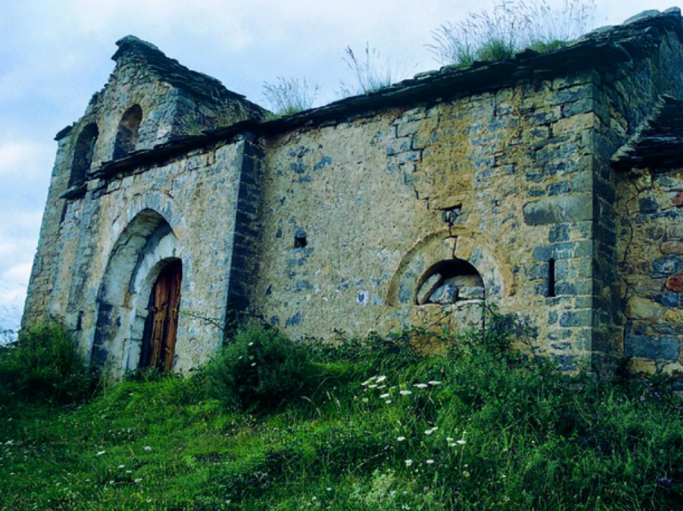 La Iglesia parroquial de San Martín, en Sercué.