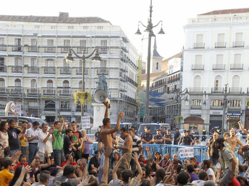Asamblea de indignados junto a la Puerta del Sol