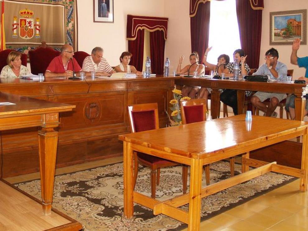 Los ediles del PSOE votan en contra del sueldo del alcalde.