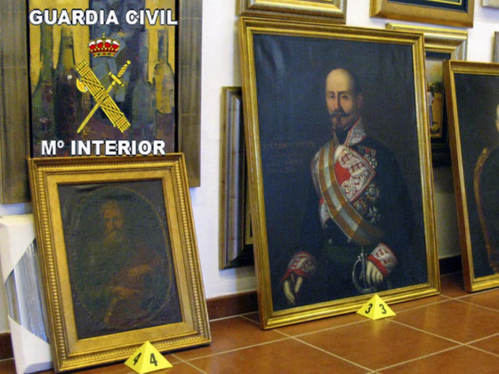 Los retratos de José Méndez y Federico de Madrazo han sido recuperados junto con dieciséis libros de José de Cadalso