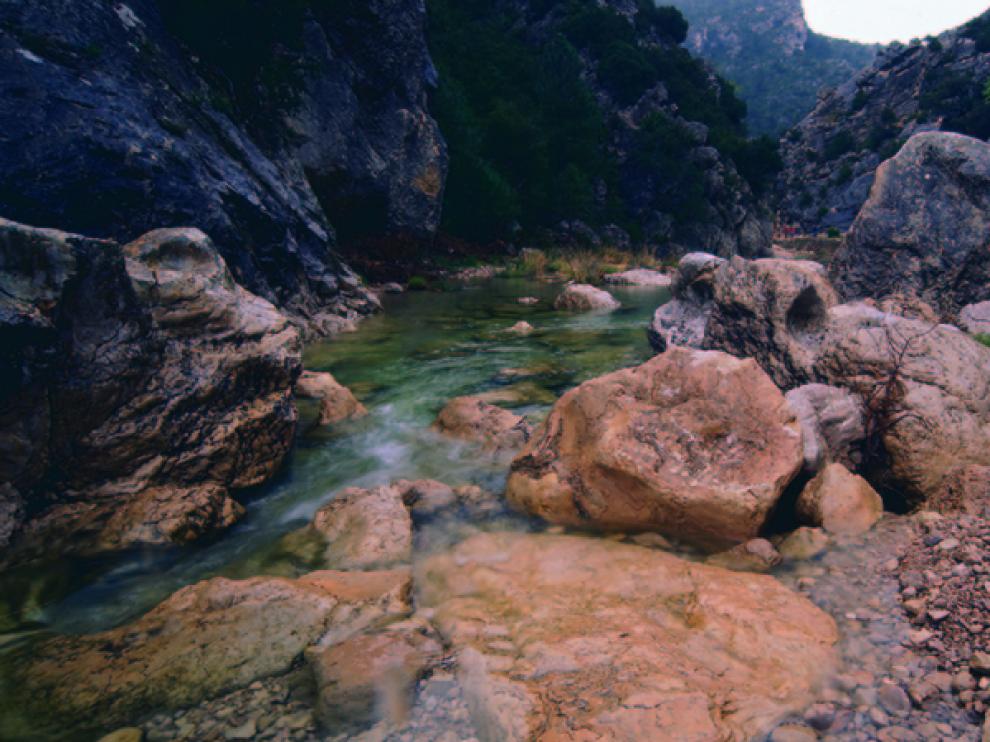 El río Matarraña es el eje de la ruta