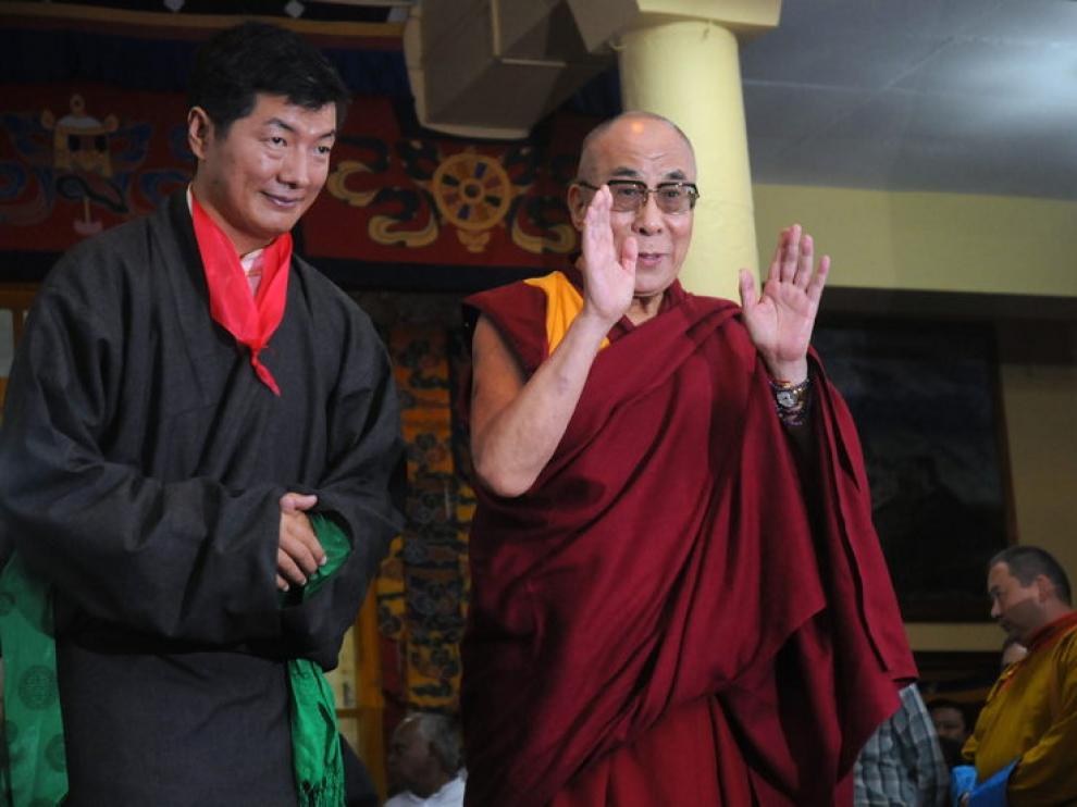 El Dalai Lama y Lobsang Sangay durante el acto de este lunes