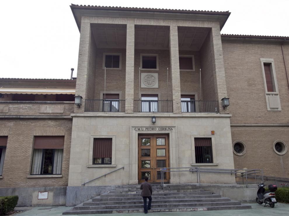 Fachada del Colegio Mayor Pedro Cerbuna