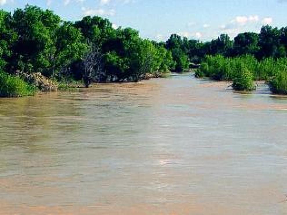 El Ebro nos acompaña gran parte del recorrido.