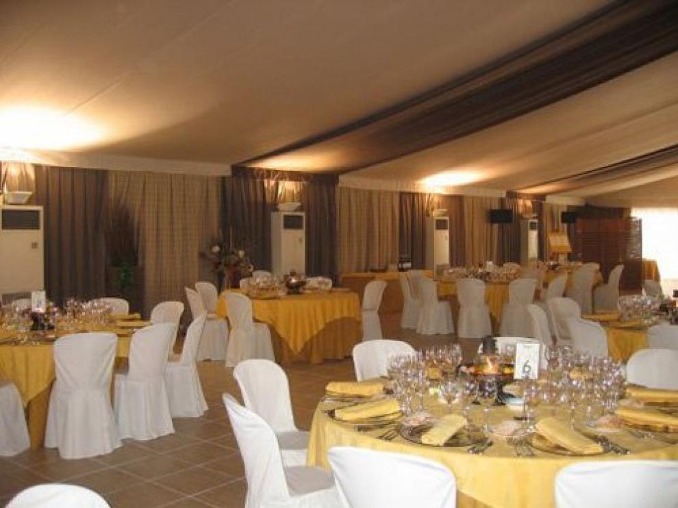 Decoración de una carpa para una boda