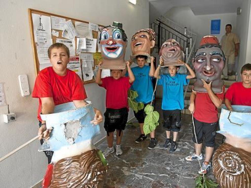 Los chicos de El Descontrol y El Escalofrío.