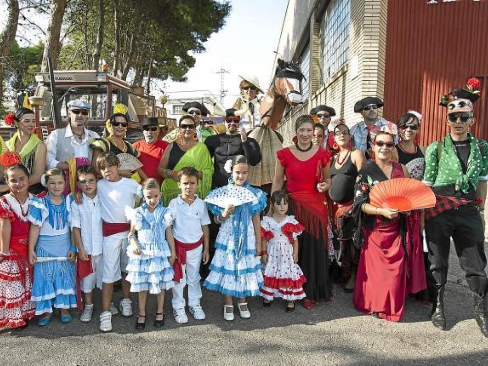 En el desfile participaron 13 peñas.