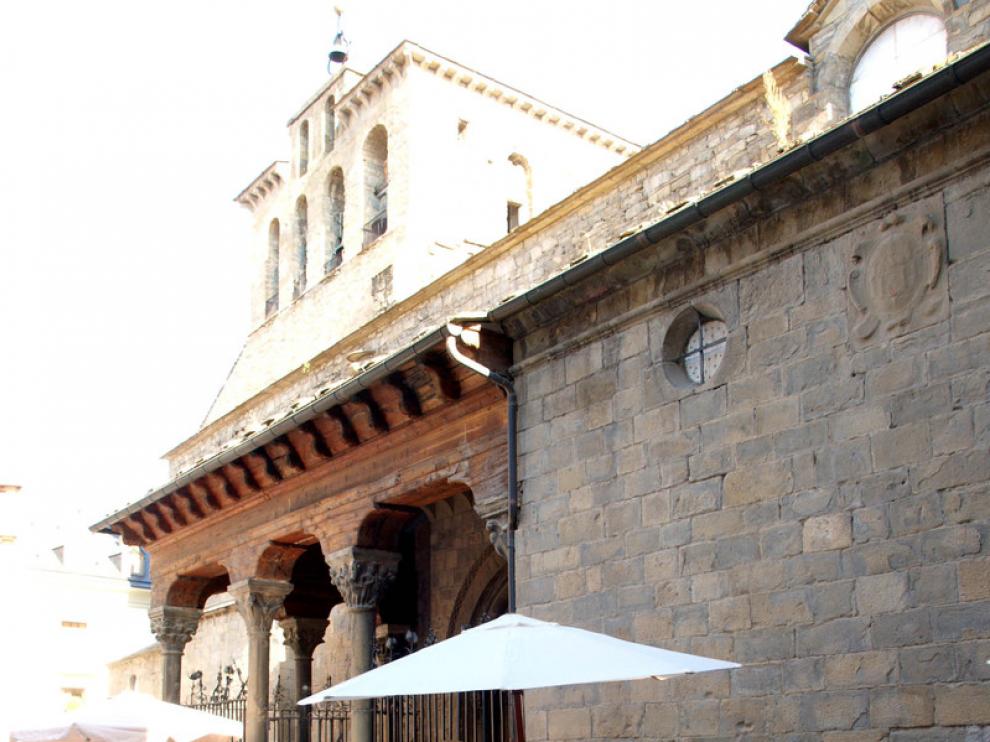 Los puestos de los hortelanos llenaron la plaza de San Pedro.