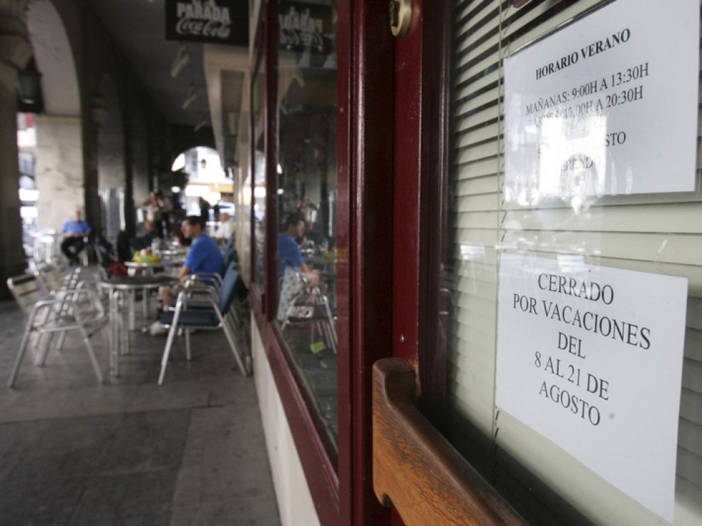 Muchos comercios y barres permanecerán cerrados hasta la próxima semana.