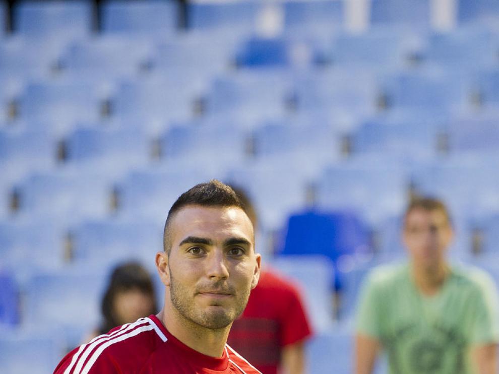 Roberto llega traspasado y ha firmado por cinco temporadas.
