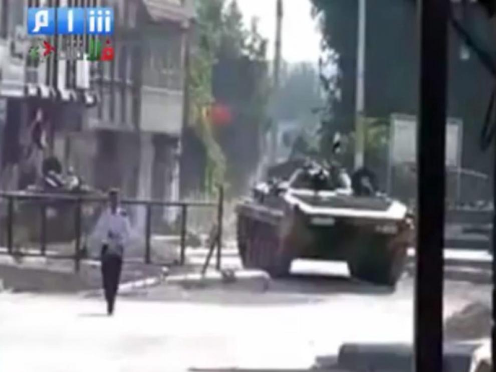 Un tanque sirio en la localidad de Homs.