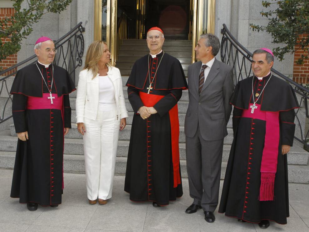 Reunión entre el Gobierno y los miembros de la Santa Sede