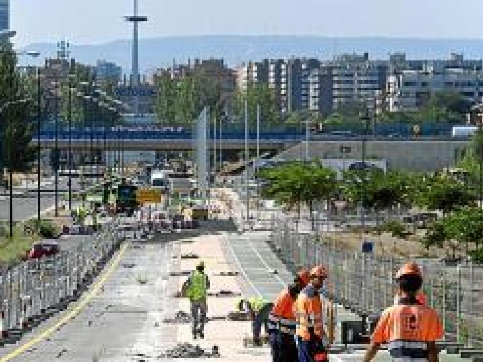 Acera renovada en Luciano Gracia.