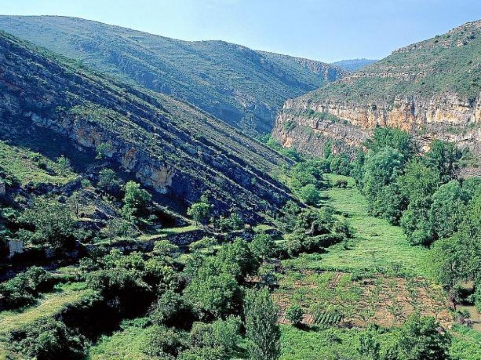 Gargantas y vega del río Piedra desde Nuévalos.