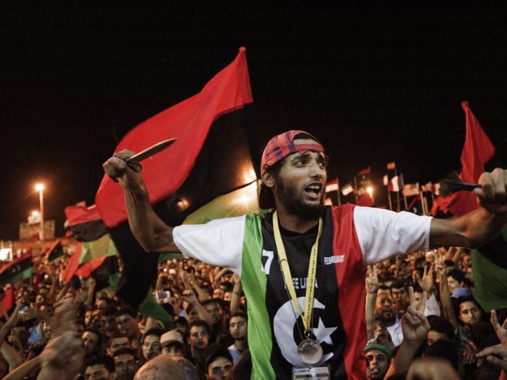 Los rebeldes celebran la victoria en Trípoli