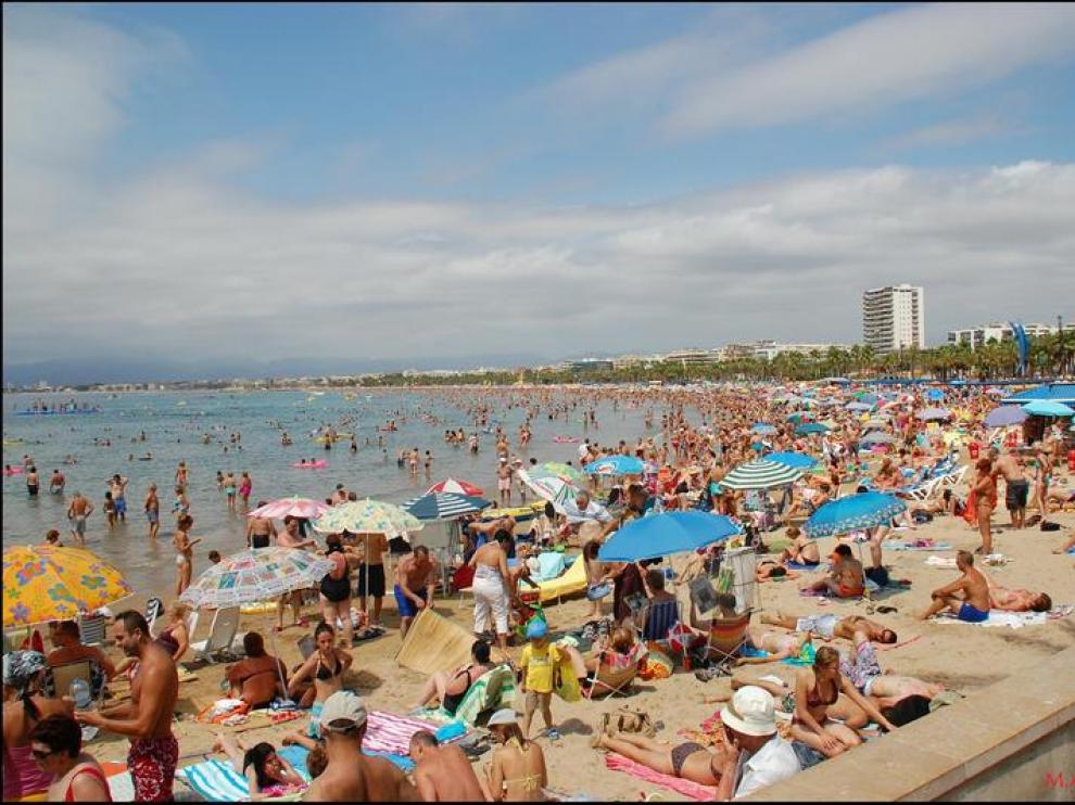 La playa de Levante ya luce la bandera ISO 14001