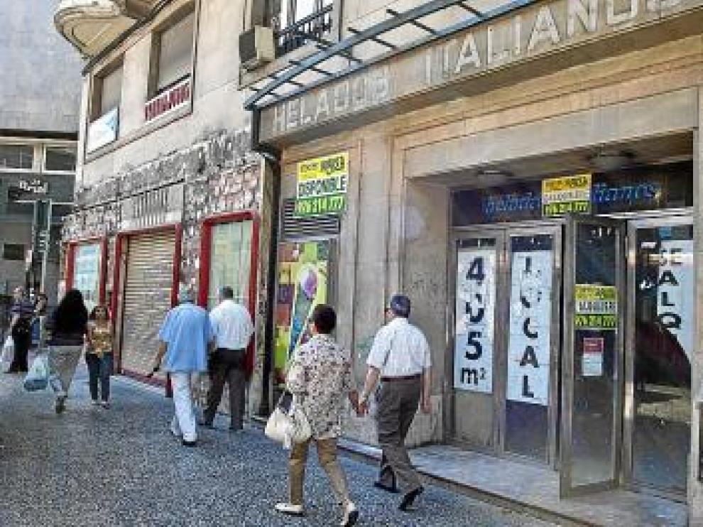 Se están haciendo obras para juntar estos dos locales.