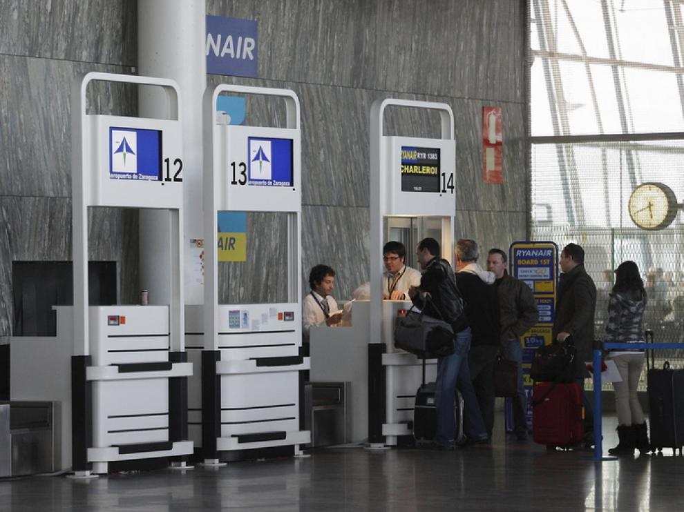 Interior del aeropuerto de Zaragoza.