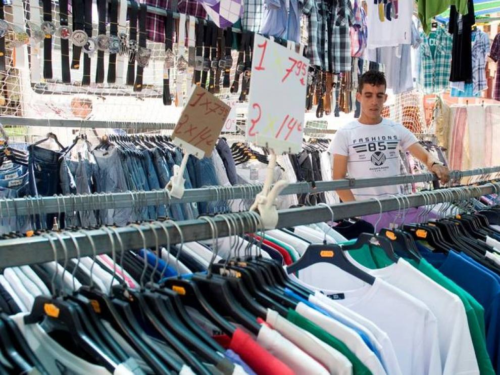 Imagen del mercado que se hace cada martes y jueves por la mañana en la Rambla Nova de Tarragona