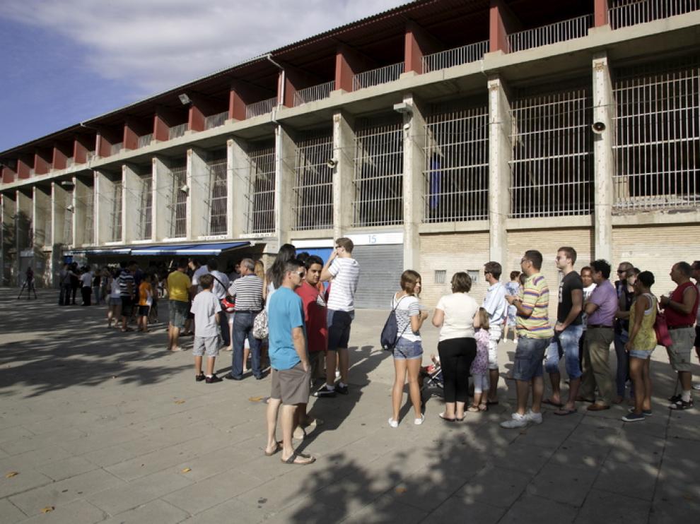 Imagen de este viernes de los aledaños del estadio de La Romareda
