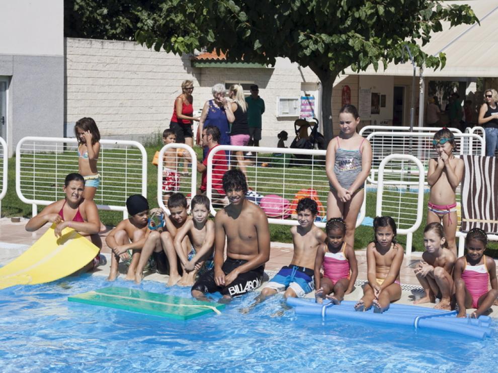 Mientras tanto, los más jóvenes disfrutaron en las piscinas.