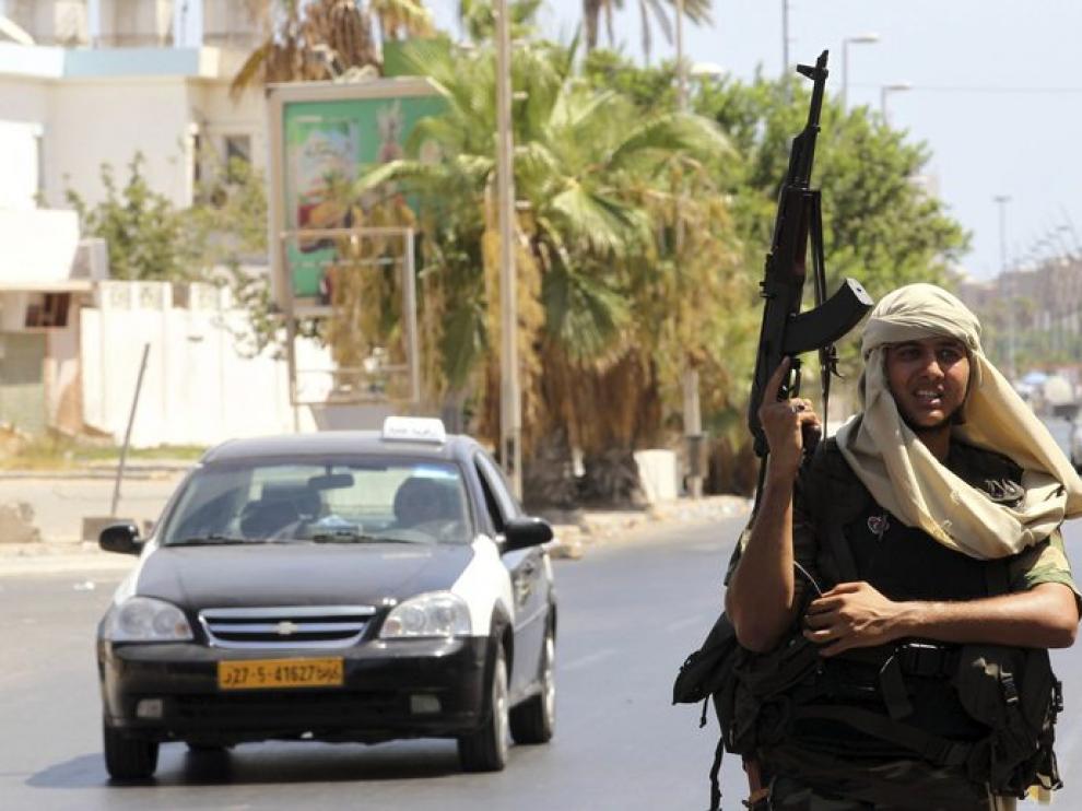 En Libia es fácil ver a gente con armas en las calles