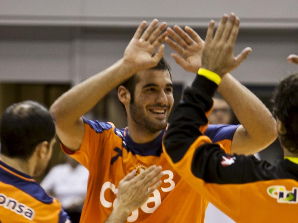 Miebros del Caja 3 celebran el triunfo en una imagen de archivo