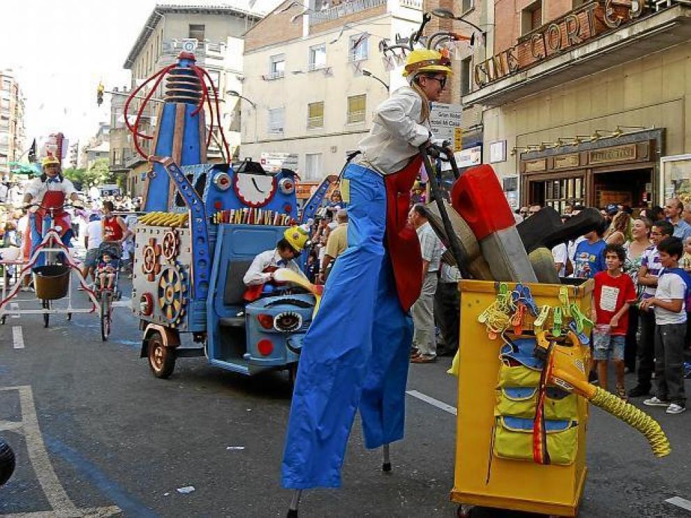 La Cabalgata del Pregón recorrió las calles de Barbastro.