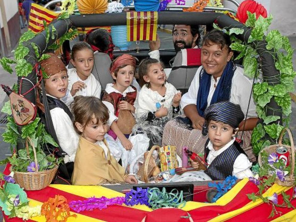 El alcalde de Calatayud, junto al pregonero Gonzalo Sánchez Urbón.