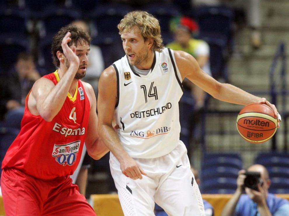 Gasol y Nowitzki en el partido del Europeo Lituania