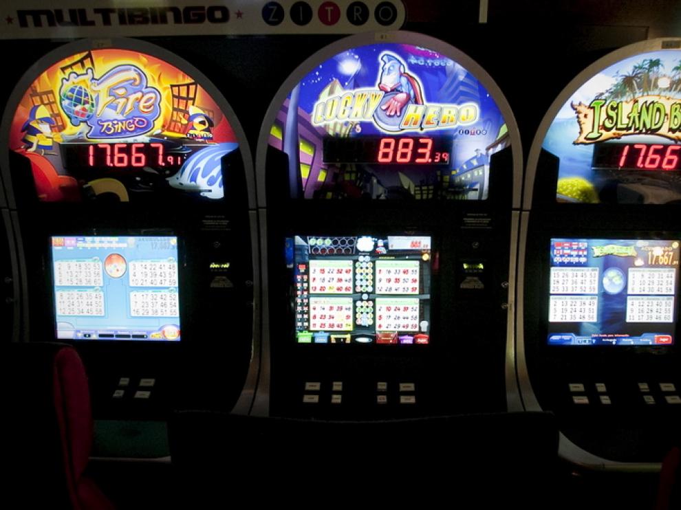 Máquinas recreativas en un sala de Aragón.