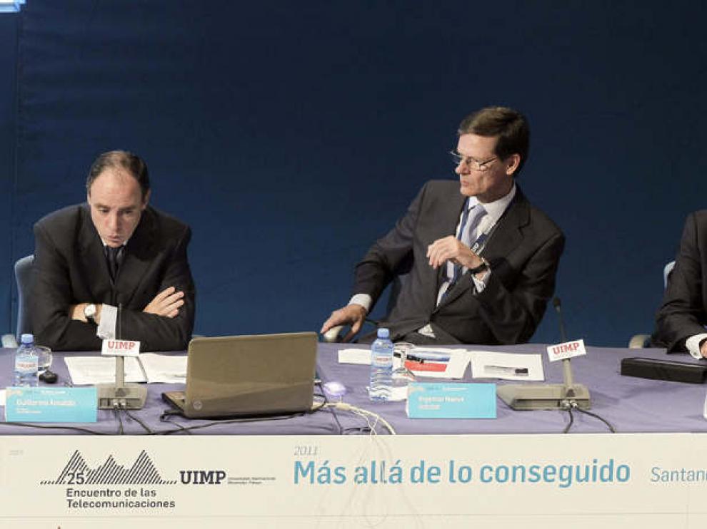 Guillermo Ansaldo, izquierda, durante su comparecencia