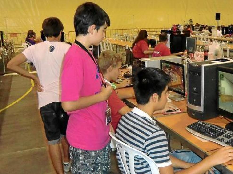 La avanzadilla de los participantes ya había instalado sus equipos a media tarde de ayer en el Sotet.