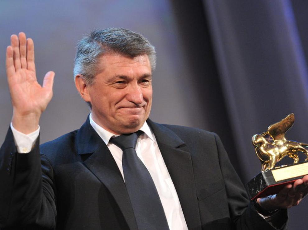 El director Sokurov recibe el galardón