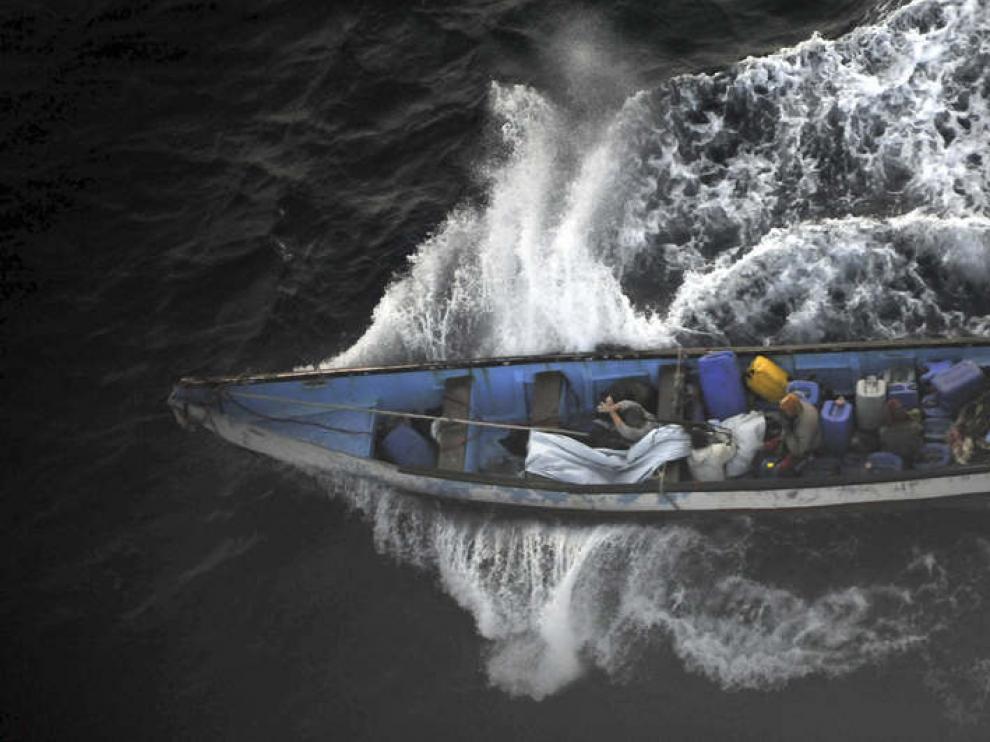 Fuerzas españolas liberan a una francesa secuestrada por piratas en el Índico