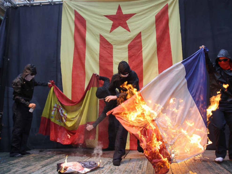Agresión a los símbolos nacionales