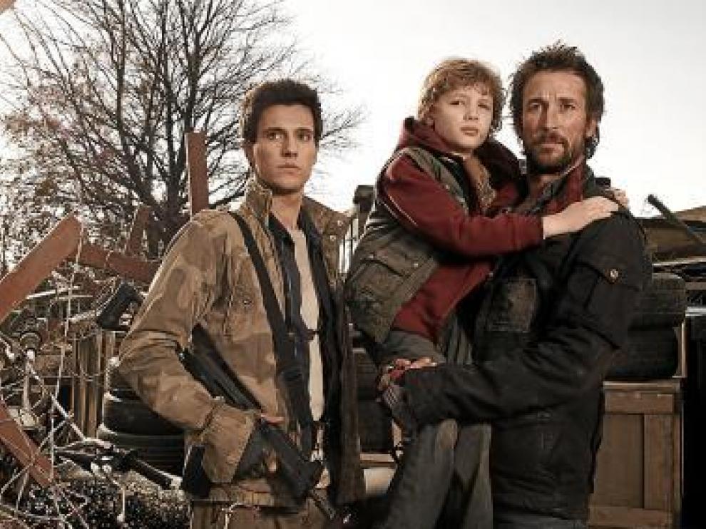 Los protagonistas de 'Falling Skies', que hoy estrena Cuatro.
