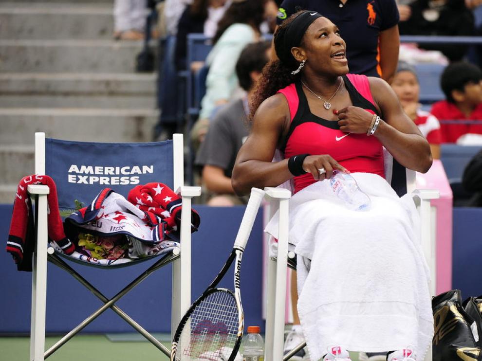 Serena Williams protesta a la juez de silla durante la final.
