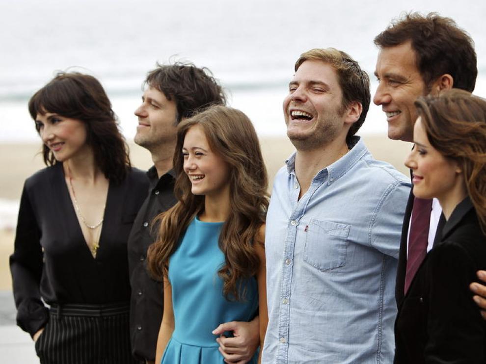 El elenco de 'Intruders', al completo