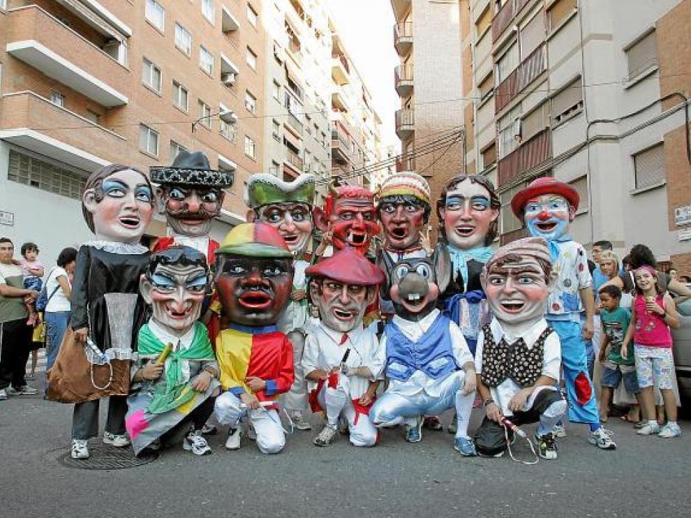 Imagen de archivo de la comparsa de cabezudos en el barrio de San José.