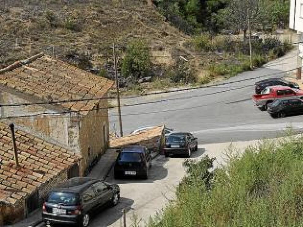 El parque de vehículos ha crecido considerablemente, por lo que San Blas reclama la habilitación de solares como párquines.