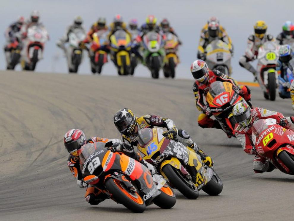 Márquez, enorme, venció en Moto 2 de forma espectacular